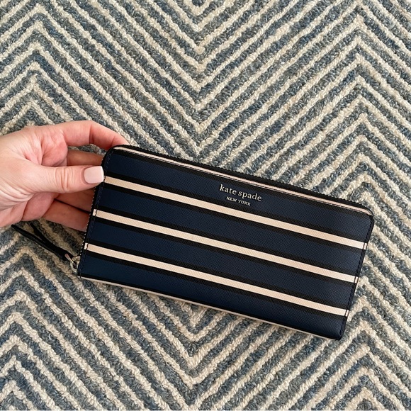 Kate Spade wallet - Picture 7 of 7